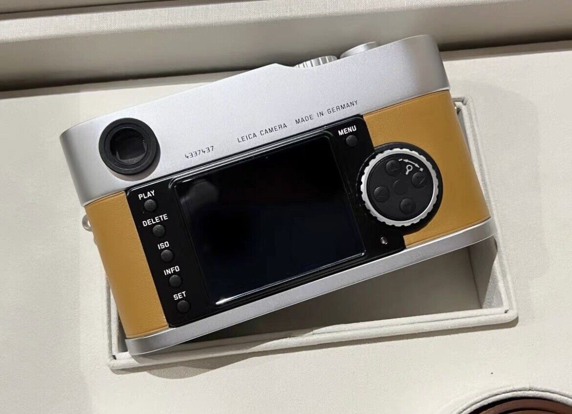 Leica M9-P Hermes Prototype mit Summilux 50mm F1,4 Asph. neu