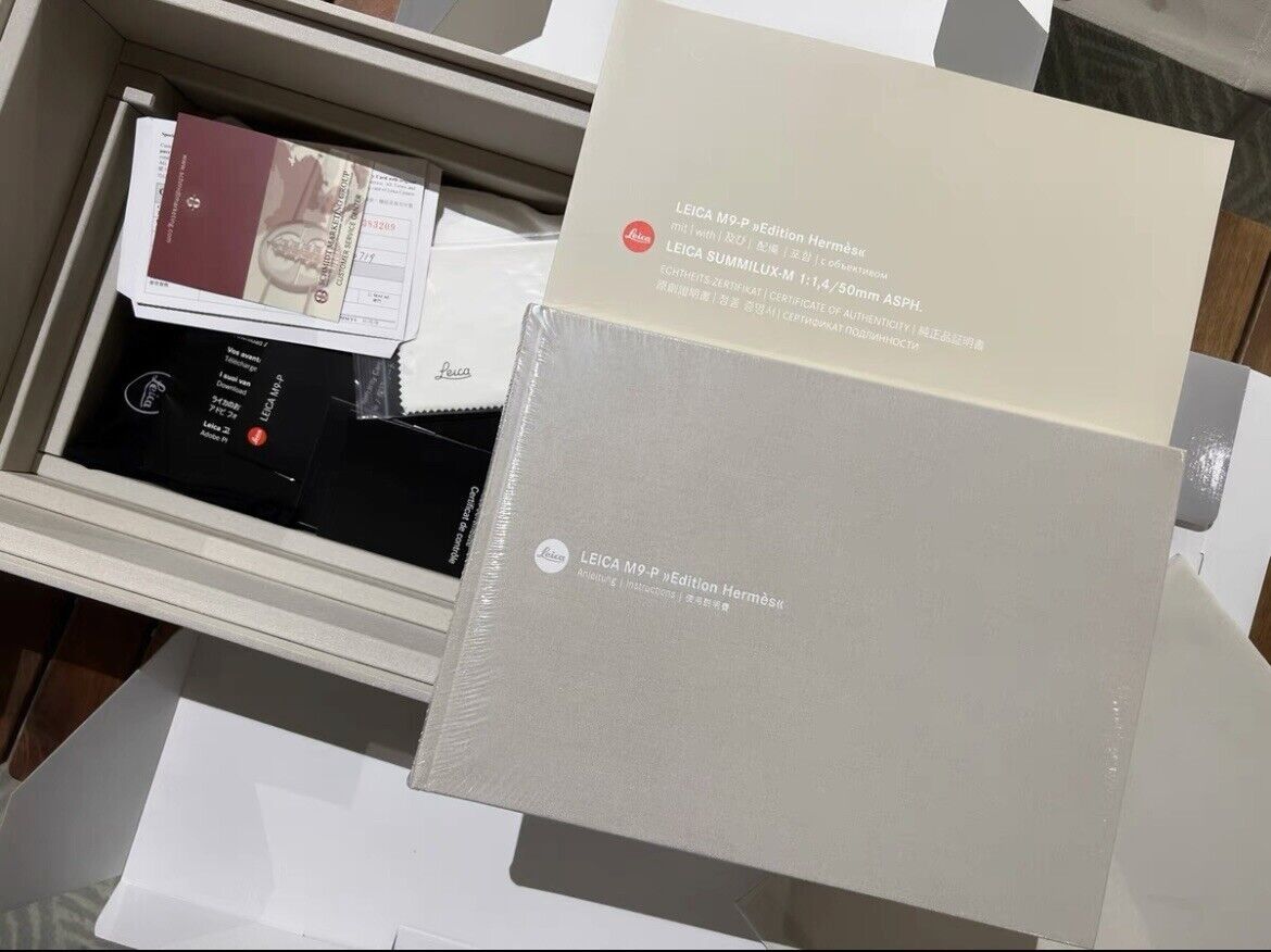 Leica M9-P Hermes Prototype mit Summilux 50mm F1,4 Asph. neu