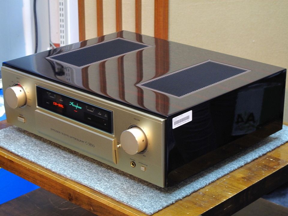 Accuphase c-3850 pre-preamplifier