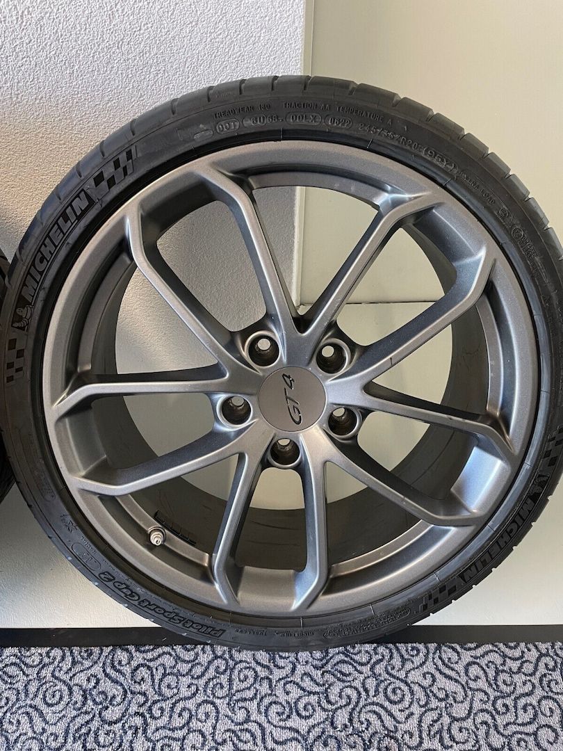 Porsche GT4 Felgen original mit neuen Reifen