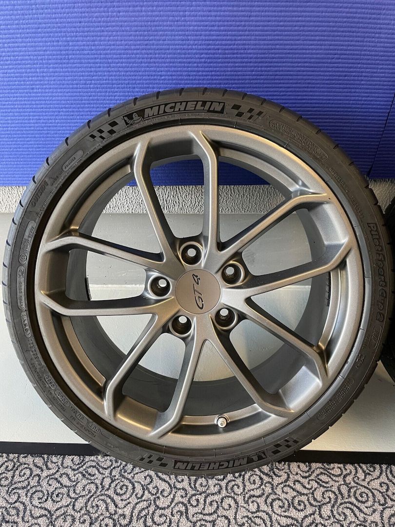 Porsche GT4 Felgen original mit neuen Reifen