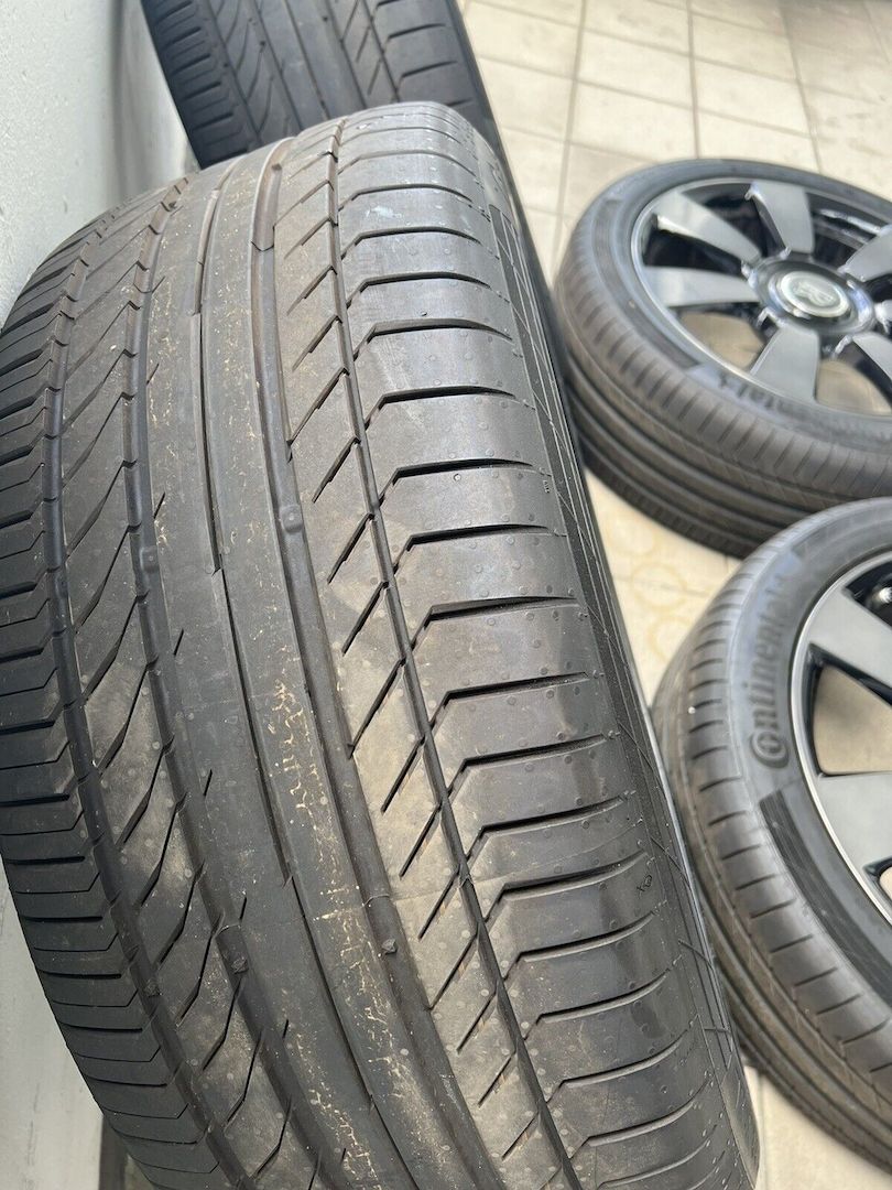 Rolls Royce Cullinan Komplett Radsatz 22 Zoll Felgen Wheels Sommerräder Wraith Rolls Royce Cullinan Komplett Radsatz 22 Zoll Felgen Wheels Sommerräder Wraith