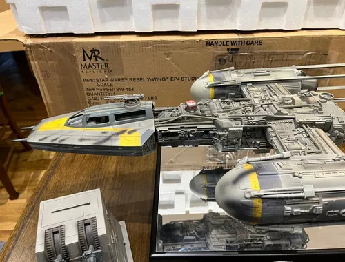 Master Replicas EP IV ANH Rebel Y-Wing