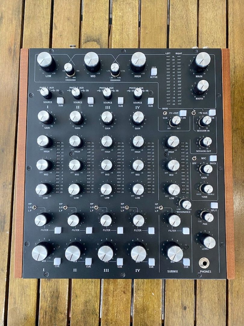 Rane MP2015 Drehmischer mit Decksparer