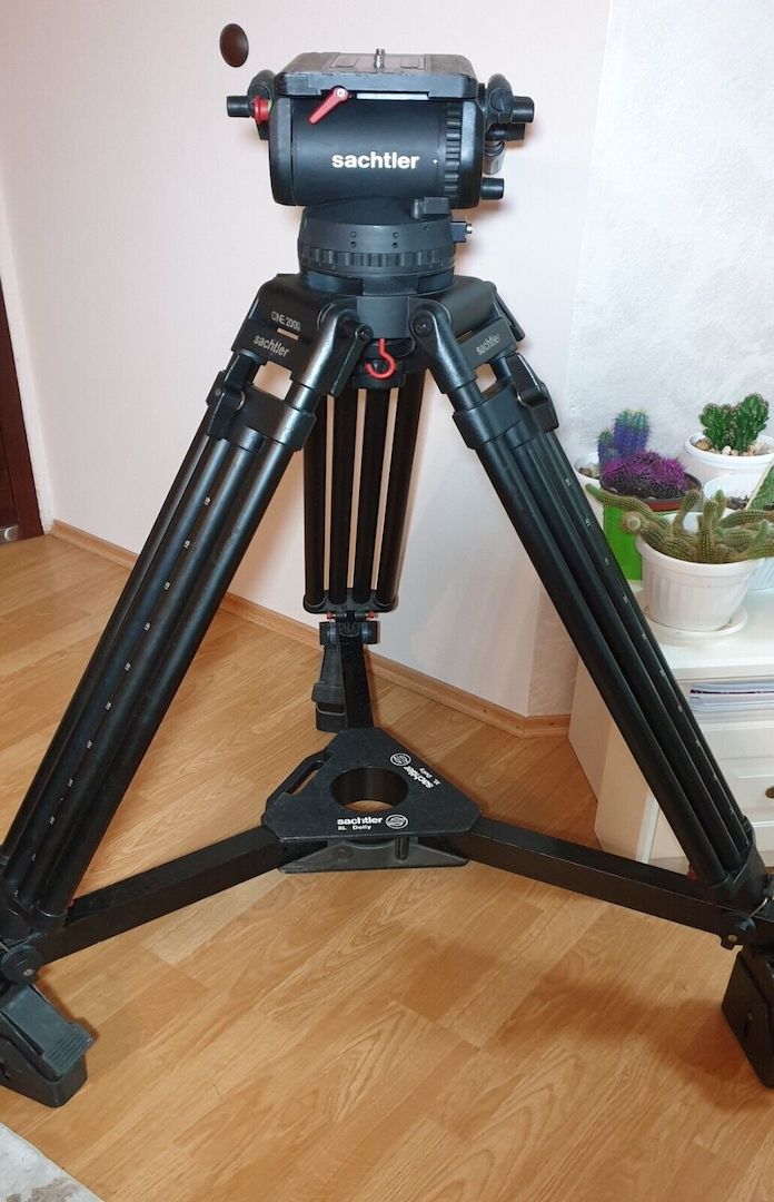 Sachtler Video 60 plus mit Cine 2000 Stativ