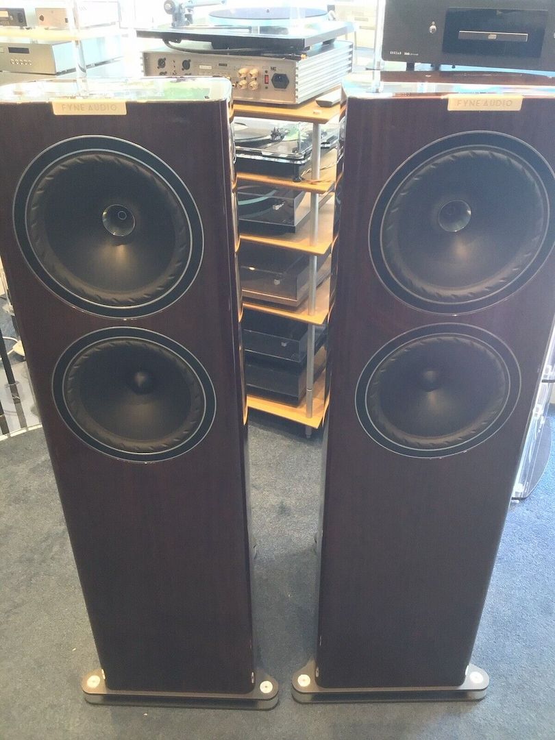 FYNE AUDIO F702 KLAVIERGLANZ WALNUSS LAUTSPRECHER TOP ZUSTAND