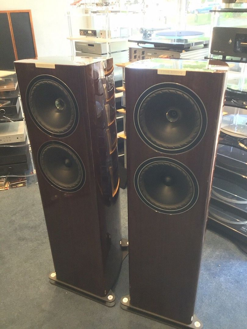 FYNE AUDIO F702 KLAVIERGLANZ WALNUSS LAUTSPRECHER TOP ZUSTAND