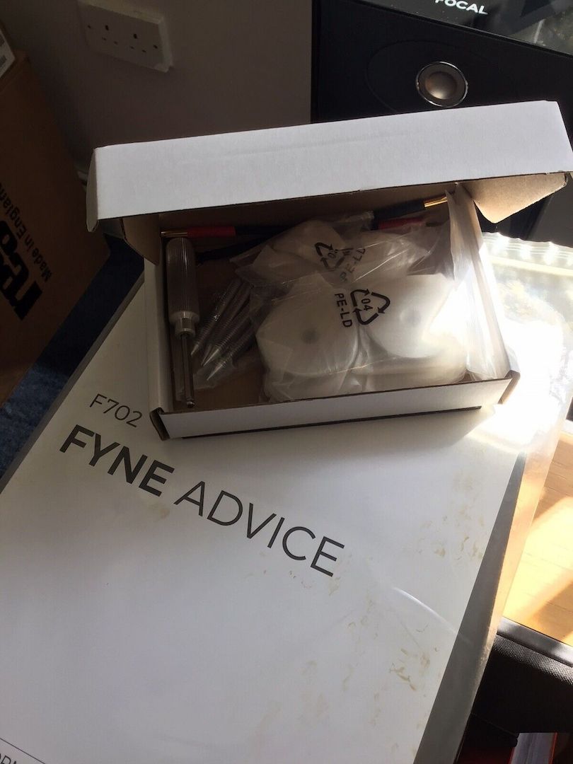 FYNE AUDIO F702 KLAVIERGLANZ WALNUSS LAUTSPRECHER TOP ZUSTAND