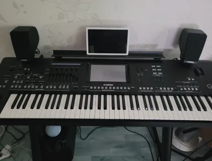 Yamaha Genos 76 Tasten Elektrisches Keyboard