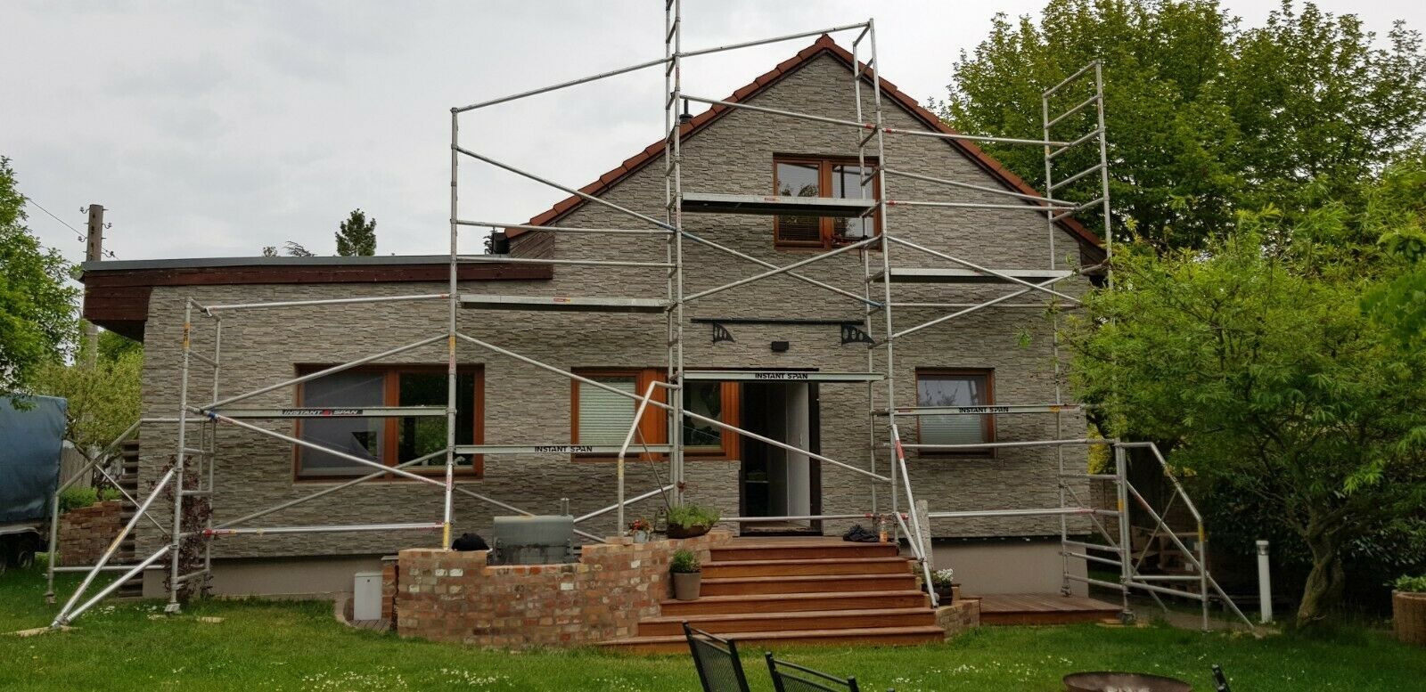 5 oder 6 Rollrüstungen Layher, gesamtfläche ca. 100m²