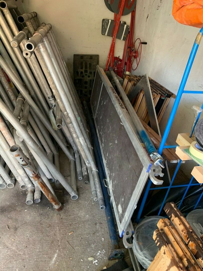 5 oder 6 Rollrüstungen Layher, gesamtfläche ca. 100m²