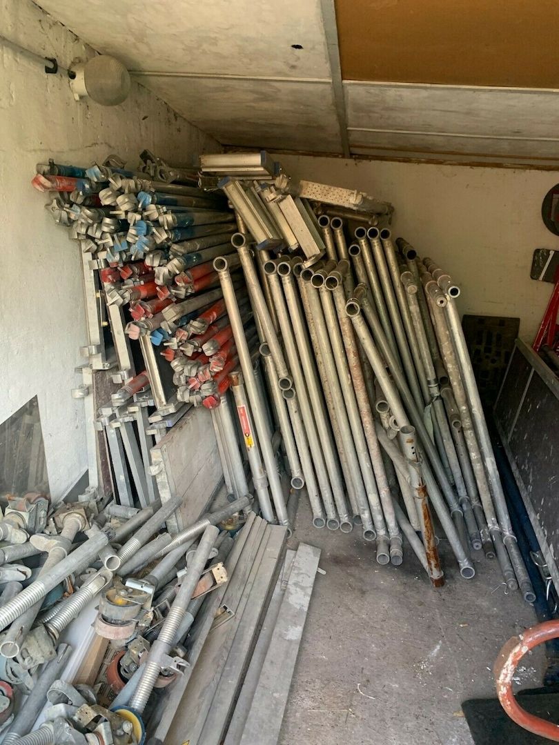 5 oder 6 Rollrüstungen Layher, gesamtfläche ca. 100m²