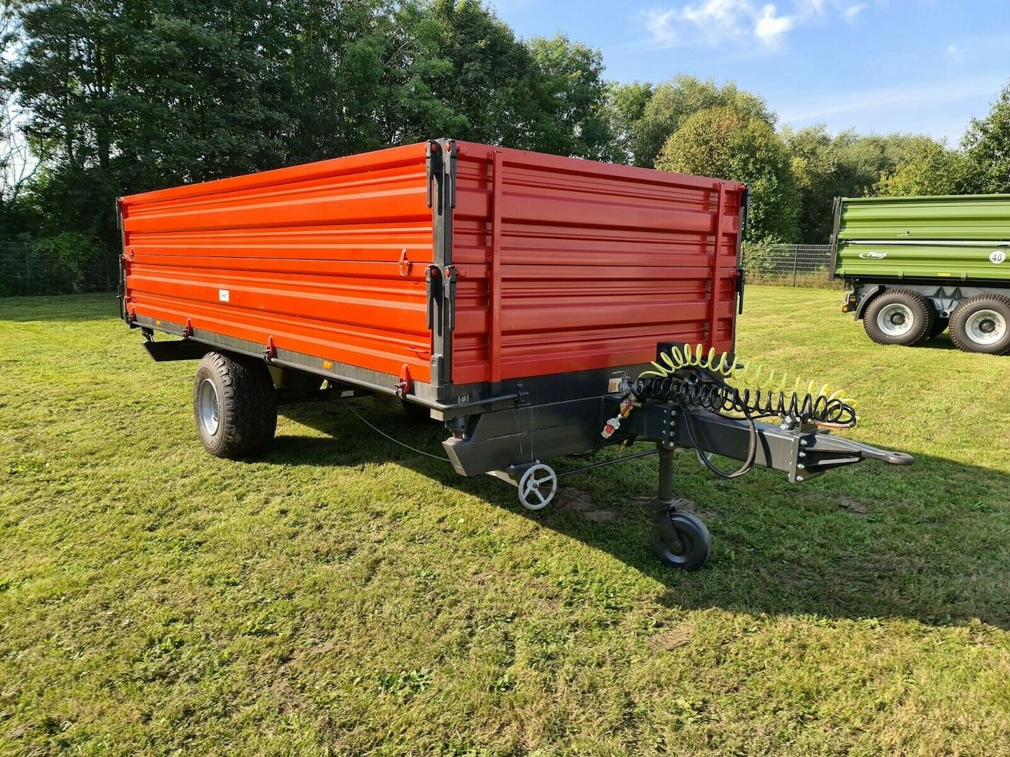 8.0t Einachs Dreiseitenkipper Anhänger 3-seiten Kipper, Druckluftbremse, 40kmh