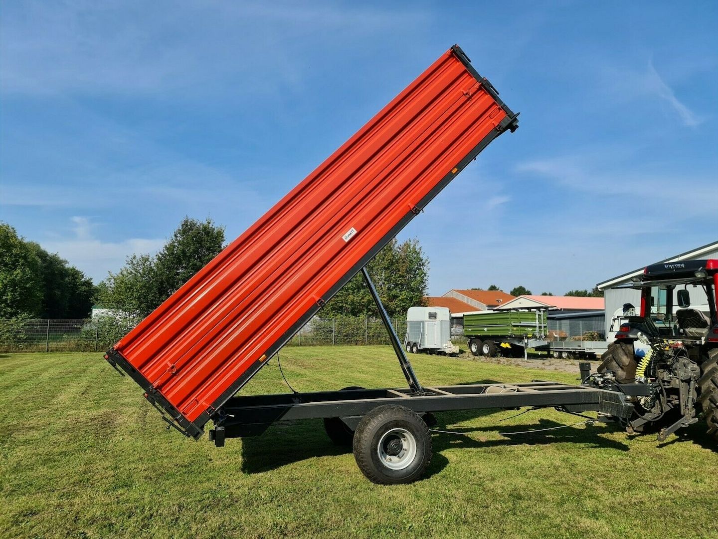 8.0t Einachs Dreiseitenkipper Anhänger 3-seiten Kipper, Druckluftbremse, 40kmh