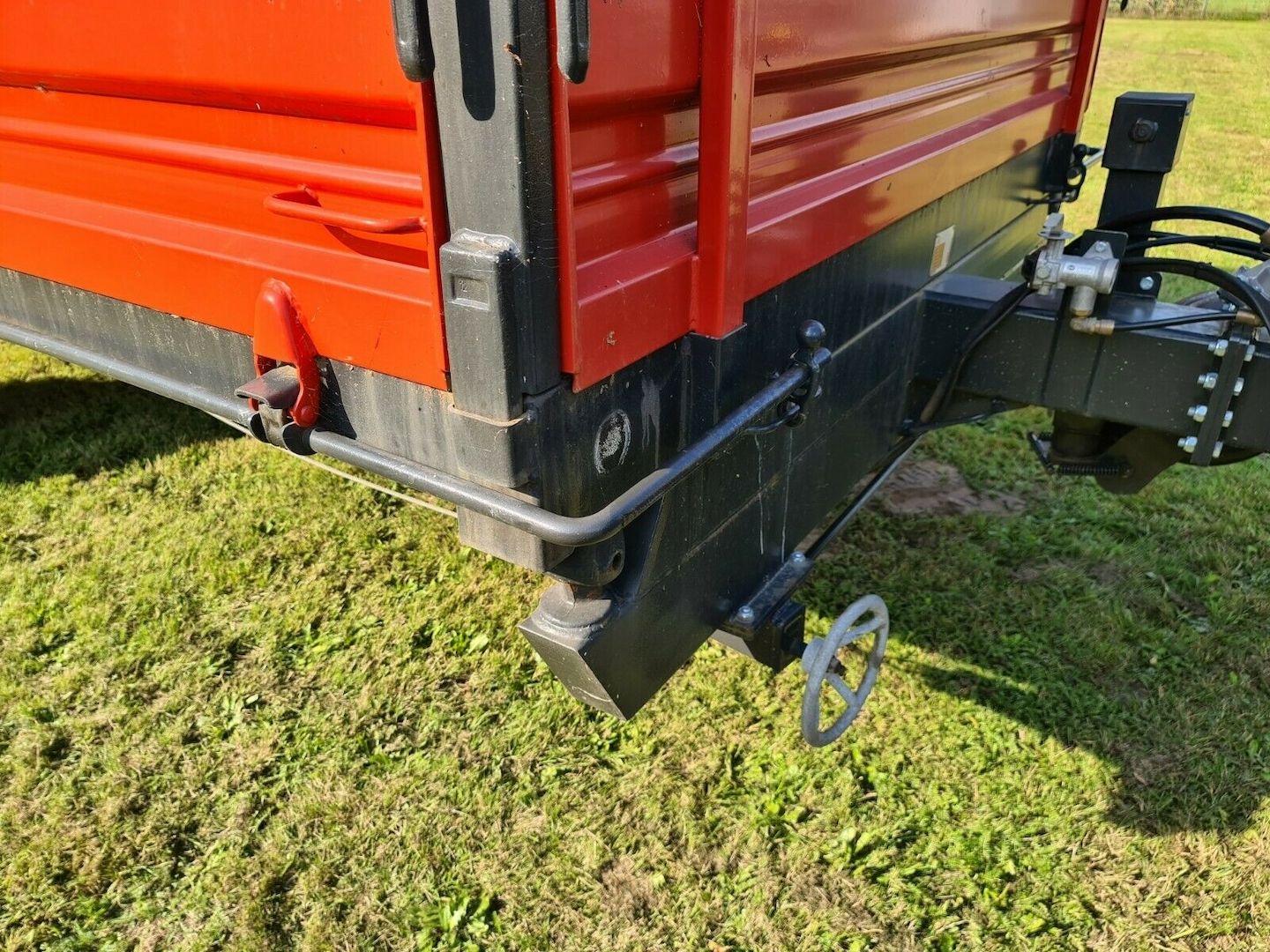 8.0t Einachs Dreiseitenkipper Anhänger 3-seiten Kipper, Druckluftbremse, 40kmh