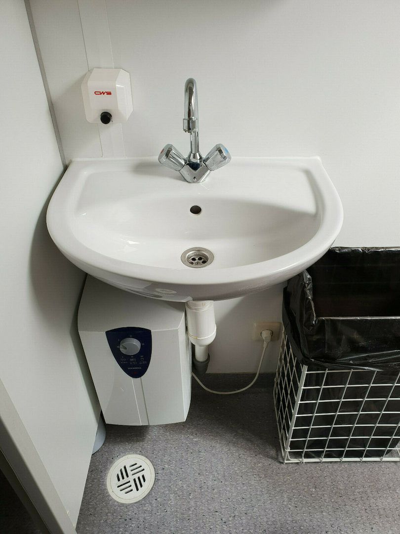 Baujahr 2011, Sanitärcontainer Knauss RZ 1,45, WC Container Toilettencontainer