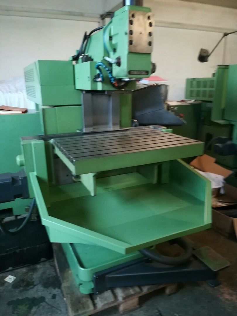 Deckel fp 3 A Fräsmaschine CNC mit Grafik