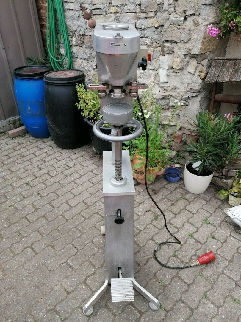 Dosenverschlussmaschine