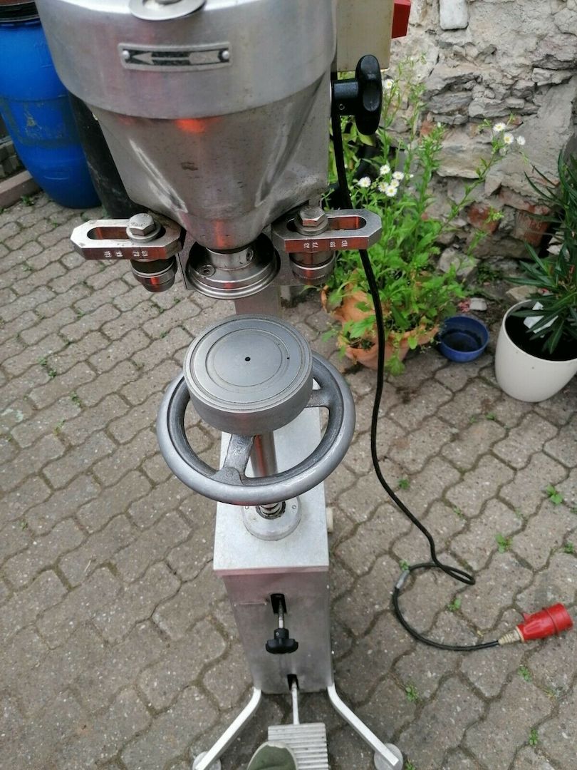 Dosenverschlussmaschine