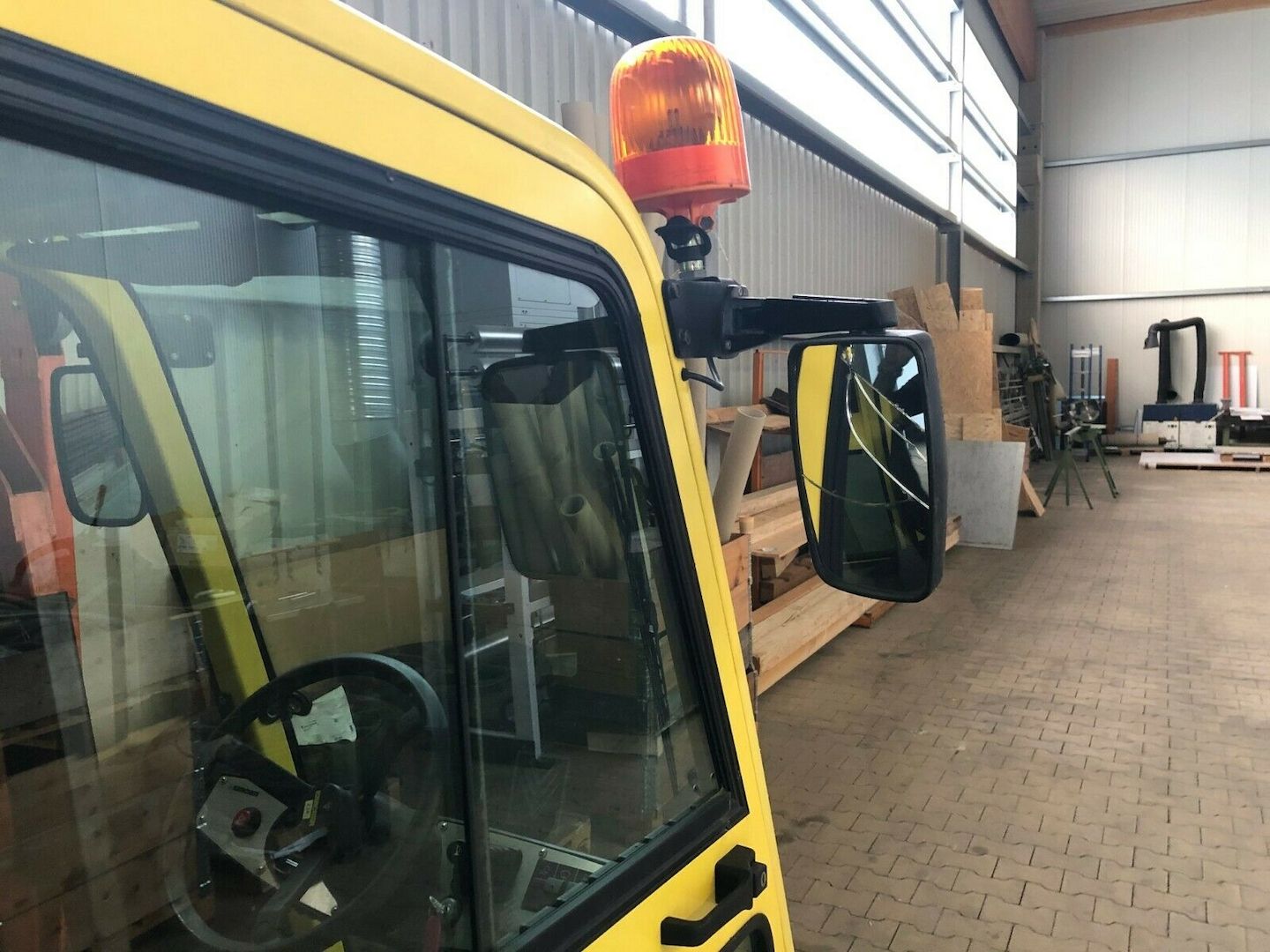 KehrmaschineAufsitzkehrmaschine Kärcher ICC1S mit Kabine