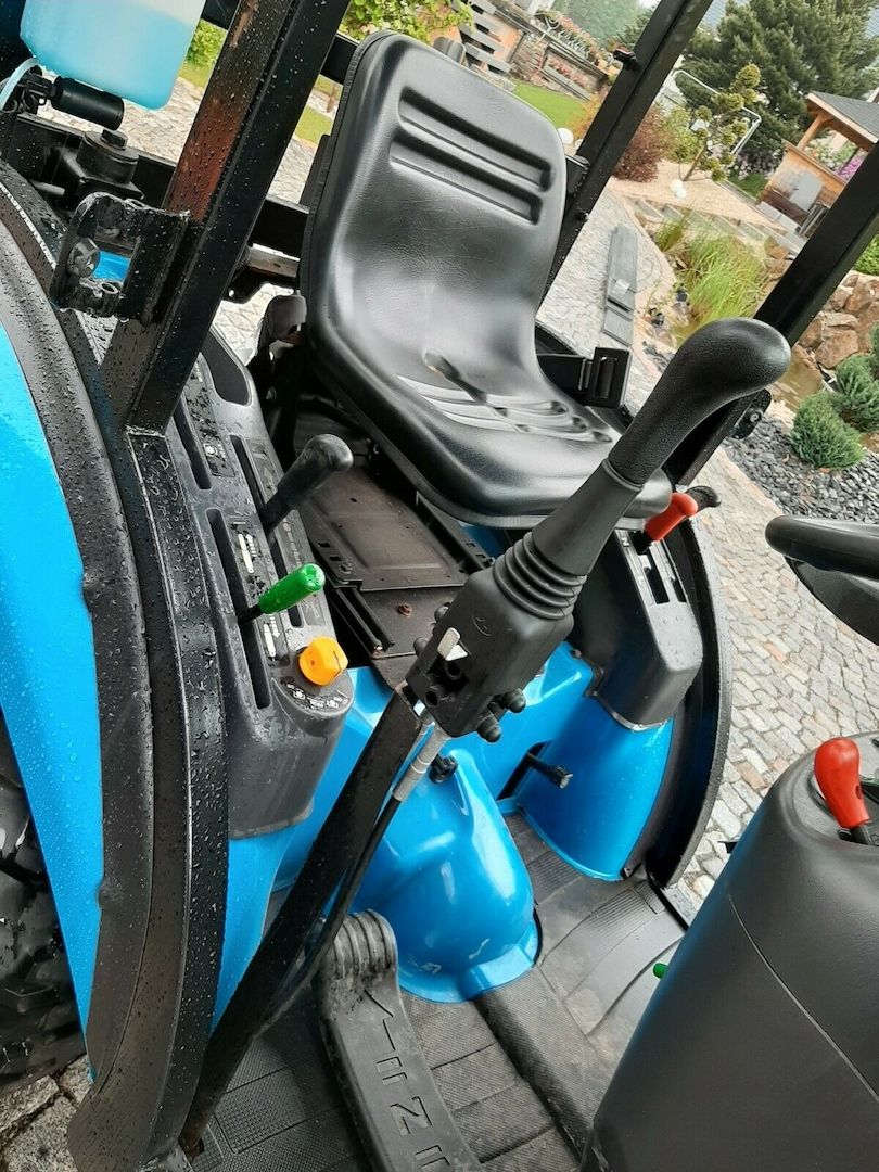 Kleintraktor Kommunaltraktor Allradtraktor L&S J 23 PS Hydrostat 84 Bh