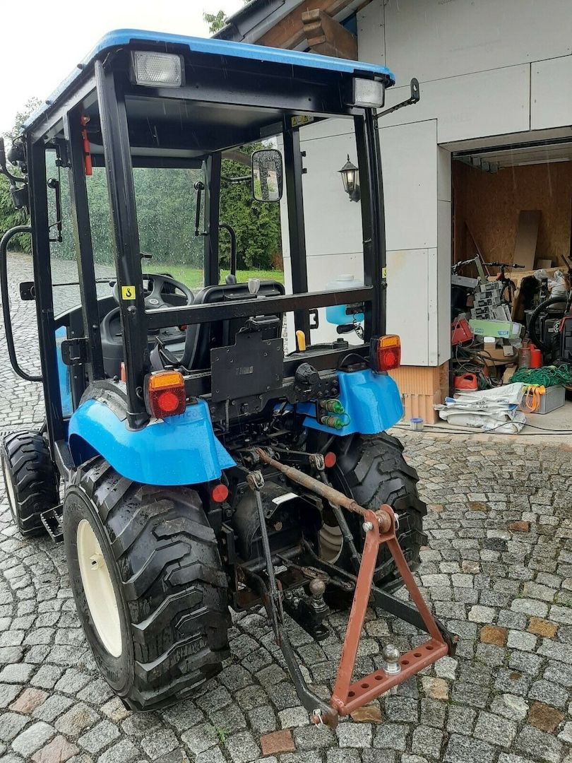 Kleintraktor Kommunaltraktor Allradtraktor L&S J 23 PS Hydrostat 84 Bh