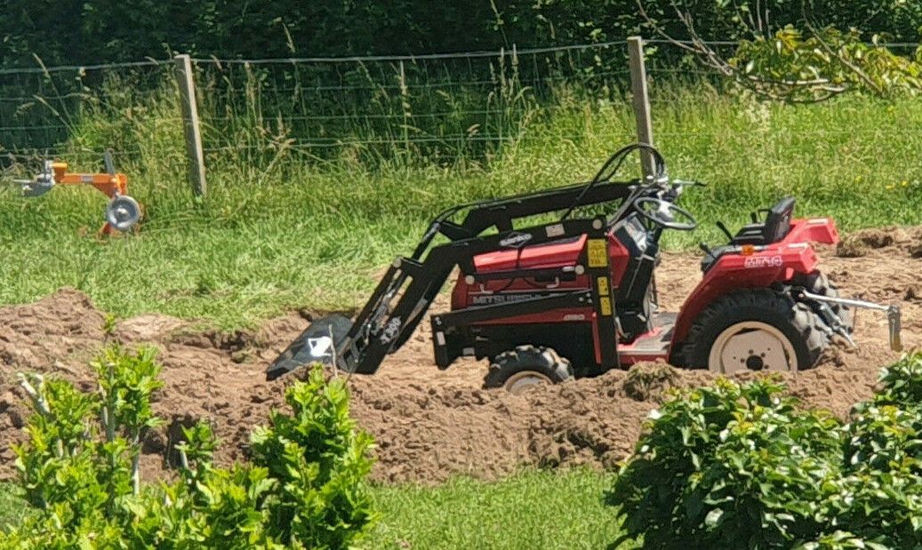 Kleintraktor, Schmalspurtraktor Mitsubishi M14D Frontlader Schaufel Paletten gab