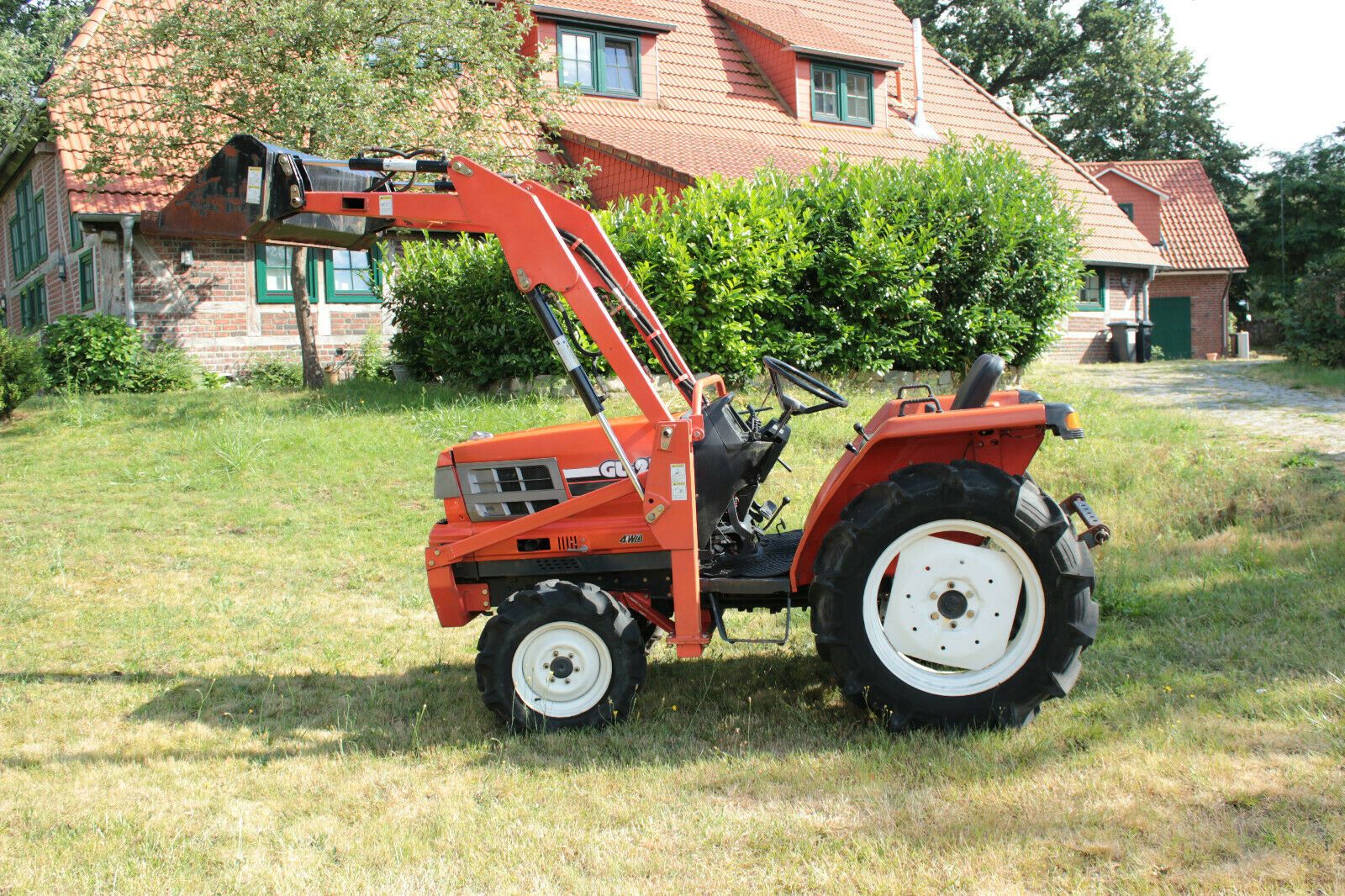 Kubota GL23 Hoftraktor Hofschlepper Hoflader Kleintraktor Traktor Frontlader Al