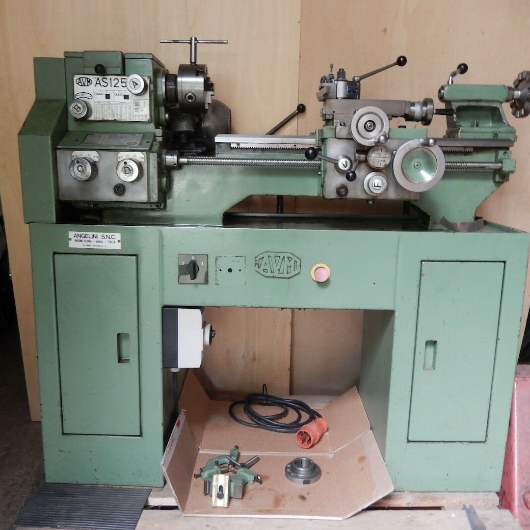 Leit und Zugspindeldrehmaschine Angelini AV125