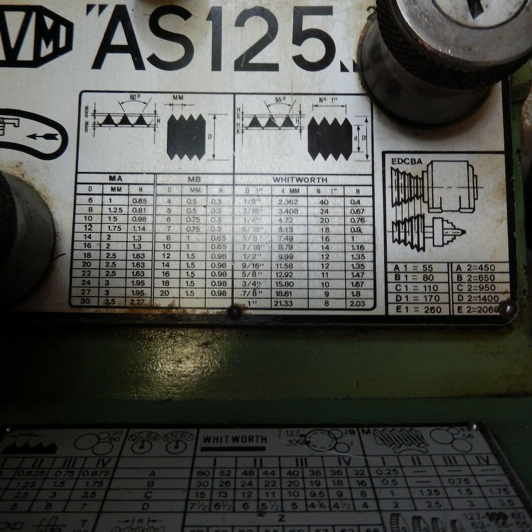 Leit und Zugspindeldrehmaschine Angelini AV125
