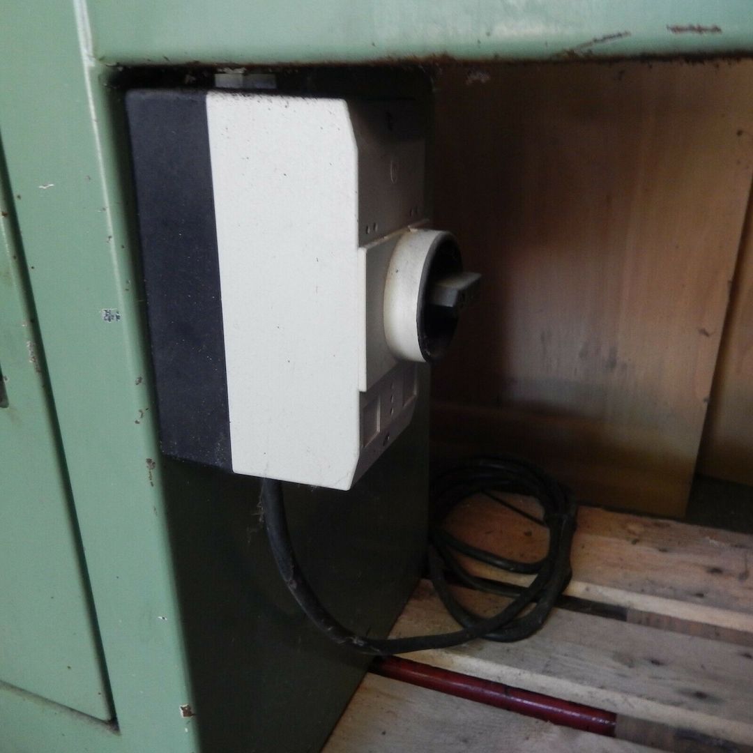 Leit und Zugspindeldrehmaschine Angelini AV125