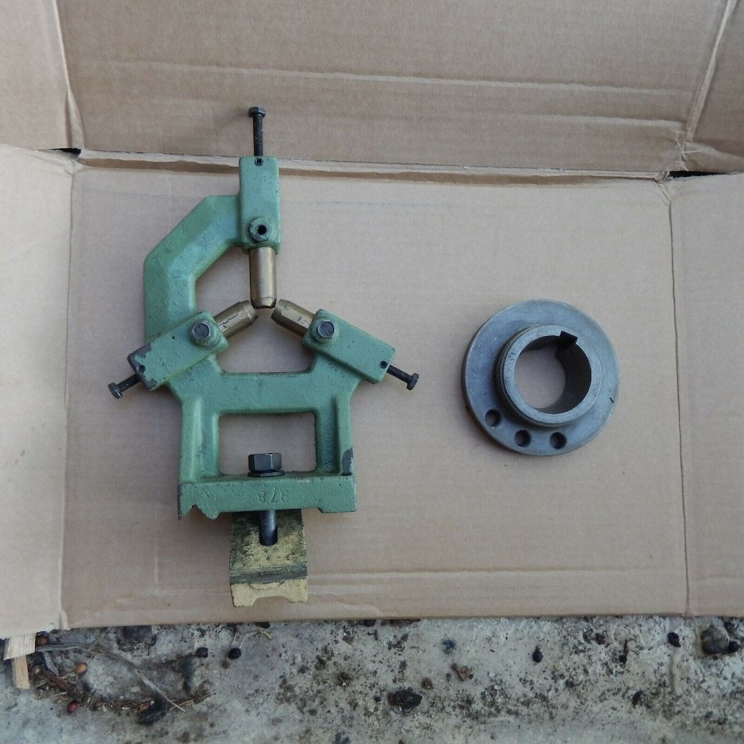 Leit und Zugspindeldrehmaschine Angelini AV125