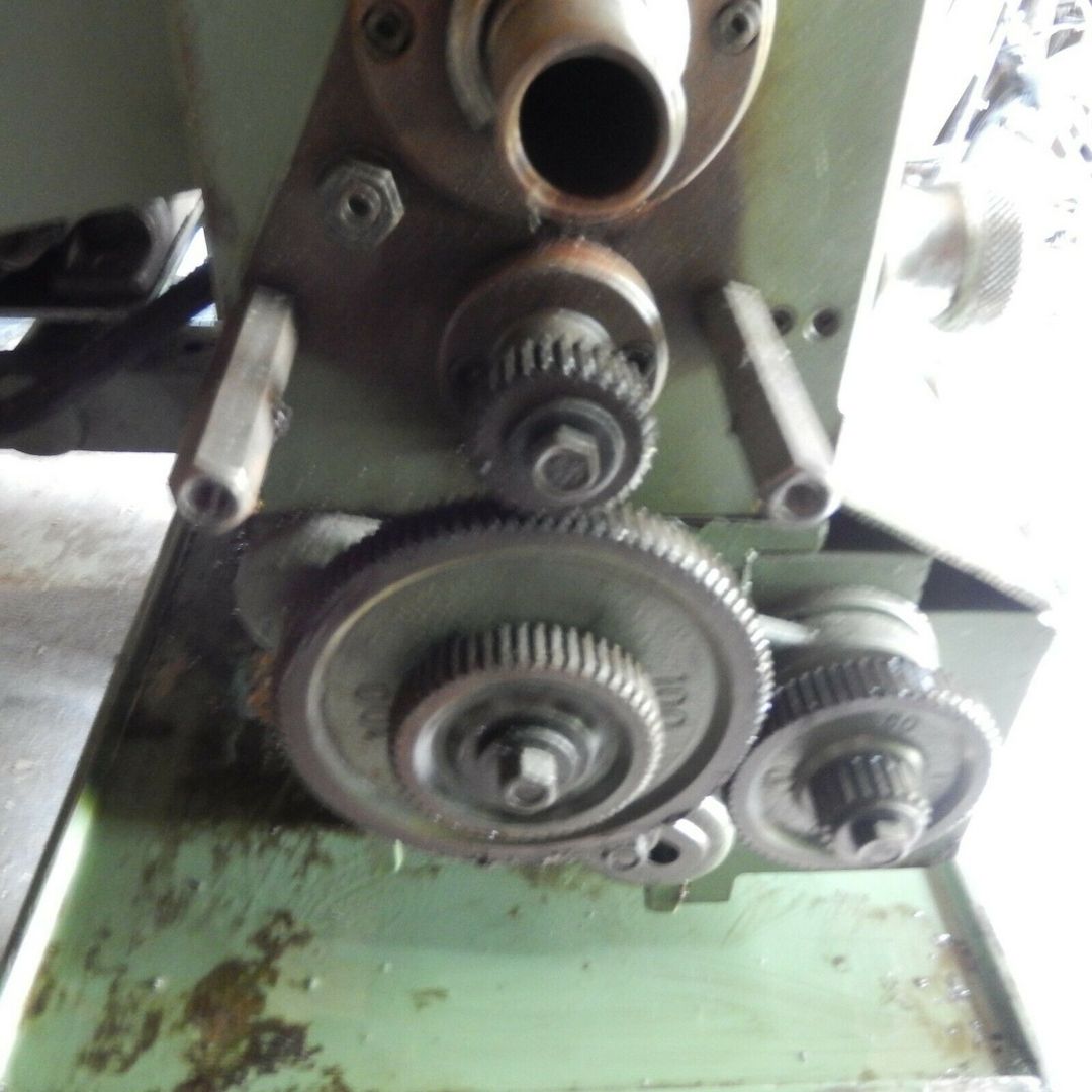 Leit und Zugspindeldrehmaschine Angelini AV125