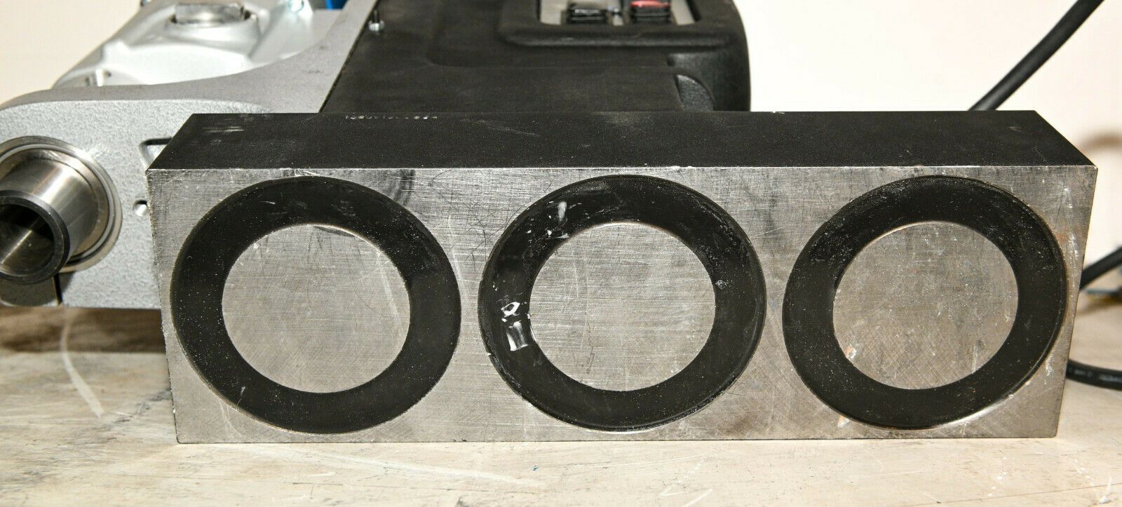 MAB 1300 V Magnet-Kernbohr- Maschine mit regelbarem automatischem Vorschub.