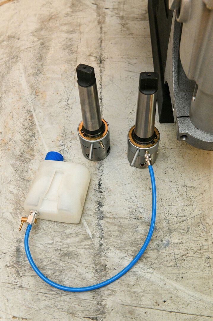 MAB 1300 V Magnet-Kernbohr- Maschine mit regelbarem automatischem Vorschub.