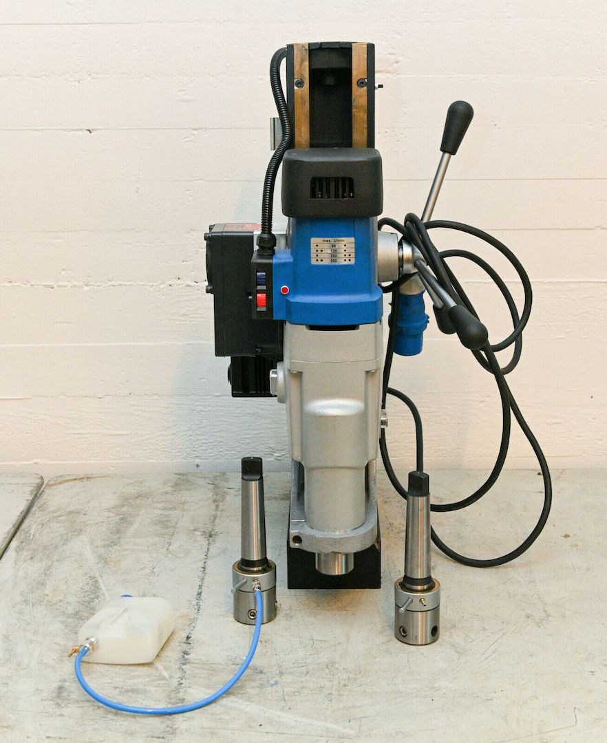 MAB 1300 V Magnet-Kernbohr- Maschine mit regelbarem automatischem Vorschub.