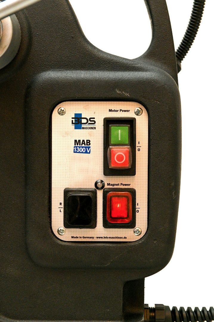 MAB 1300 V Magnet-Kernbohr- Maschine mit regelbarem automatischem Vorschub.