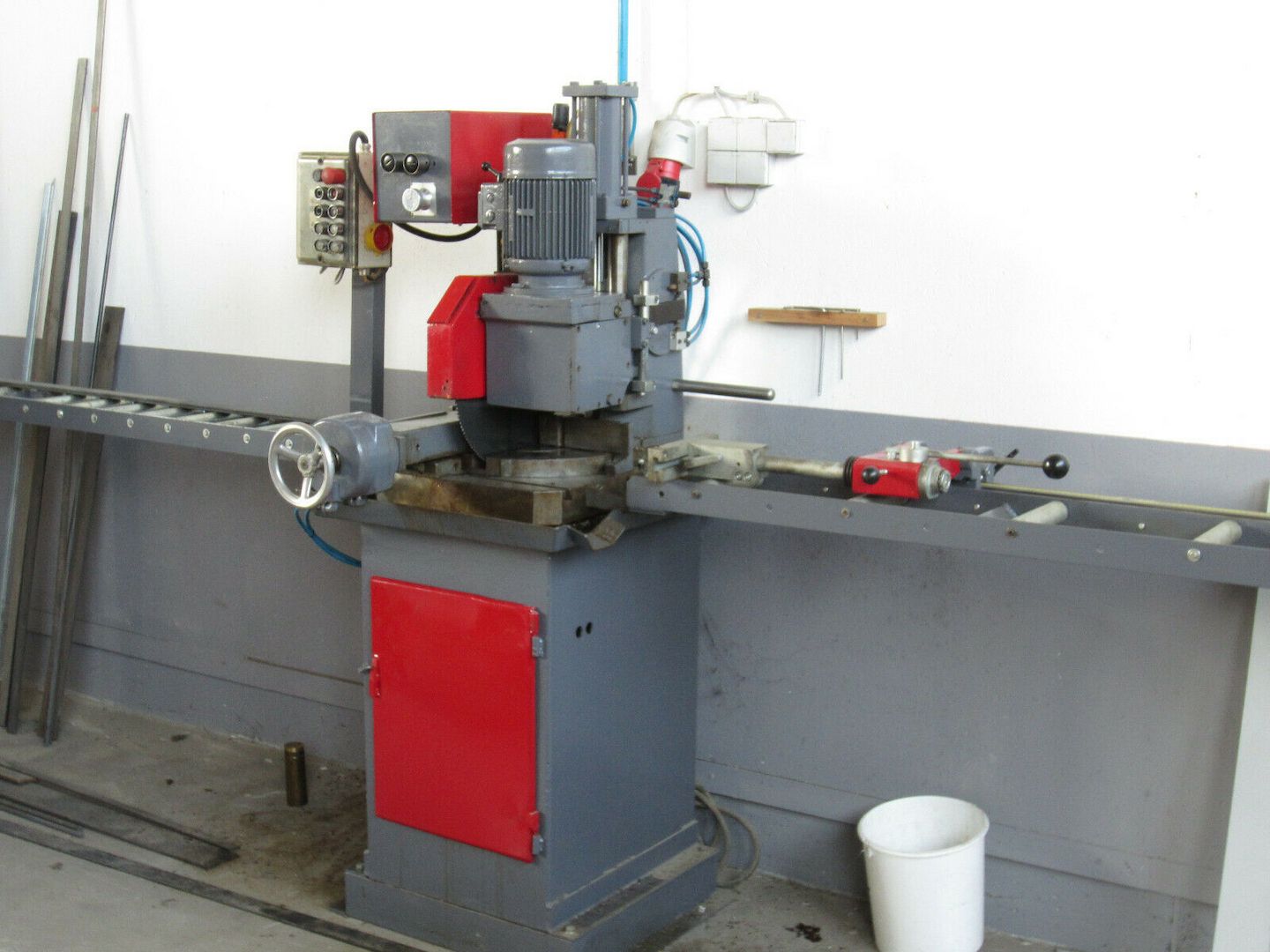 Metallkreissäge Eisele halbautomatisch mit Rollentisch und Anschlag