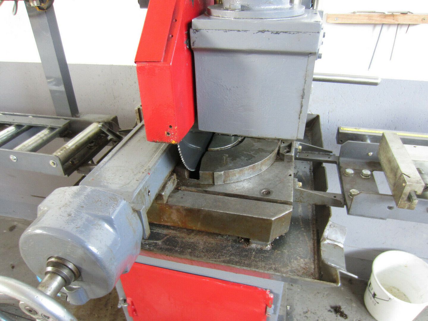 Metallkreissäge Eisele halbautomatisch mit Rollentisch und Anschlag