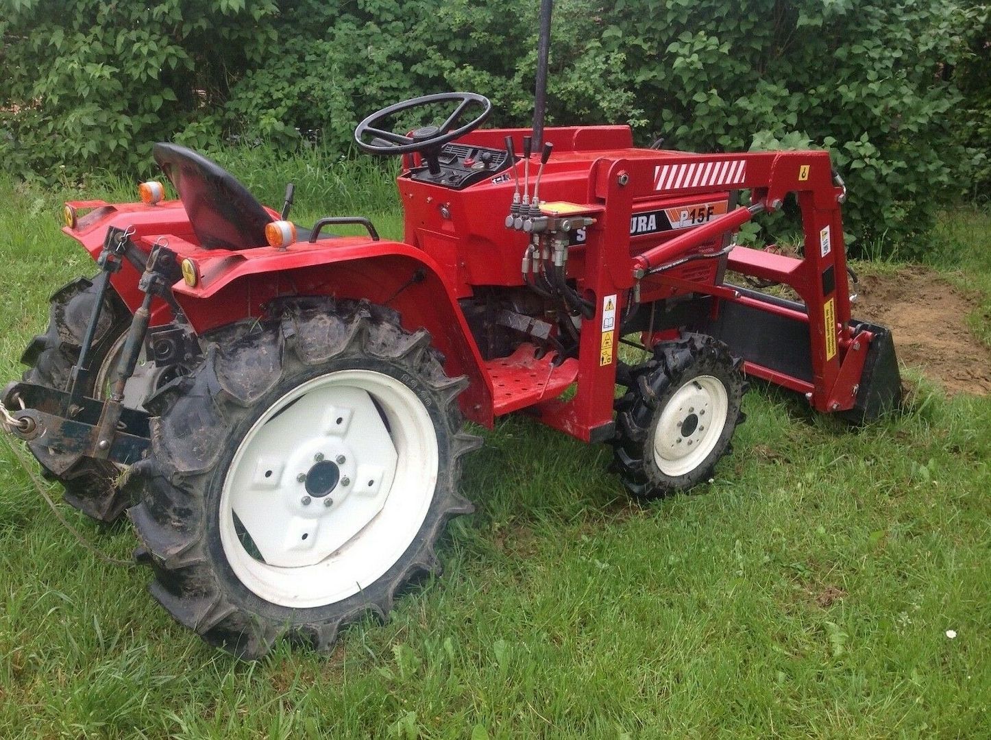 Shibaura 18 PS allrad kleintraktor frontlader kleinschlepper schmalspur kommunal