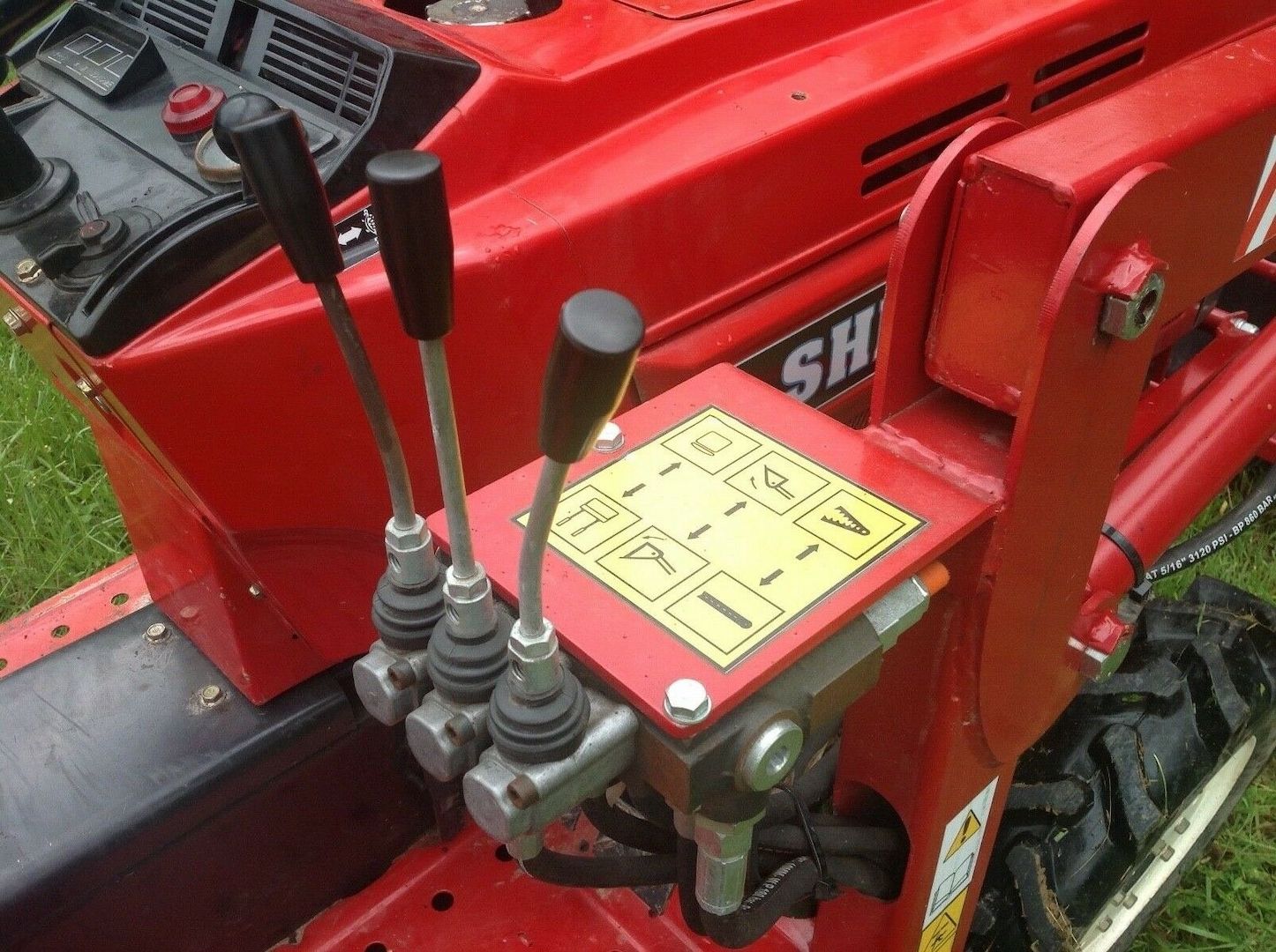 Shibaura 18 PS allrad kleintraktor frontlader kleinschlepper schmalspur kommunal