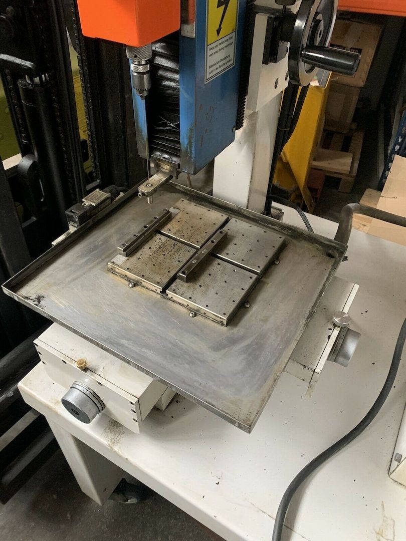 Startlocherodiermaschine Castek MD 20-CE Startlochbohrmaschine Erodiermaschine