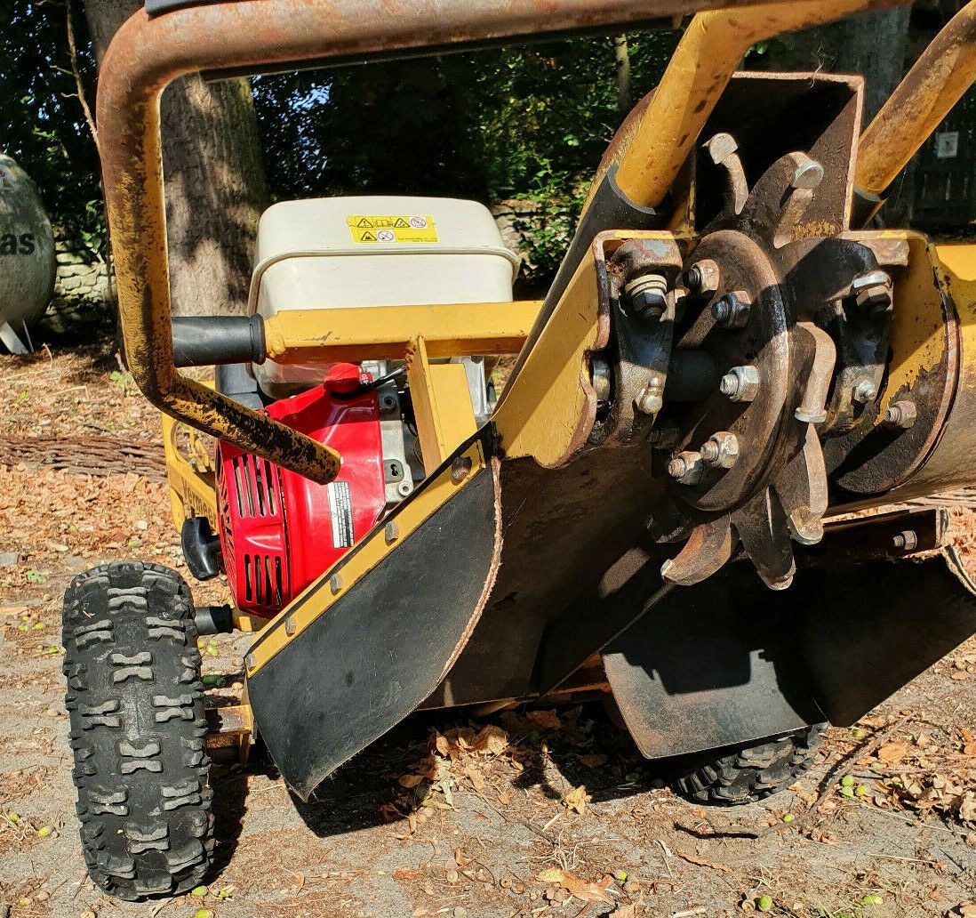 Vermeer Baumstumpffräse SC 130 mit Honda Motor GX 390 Top Zustand, Stubbenfräse