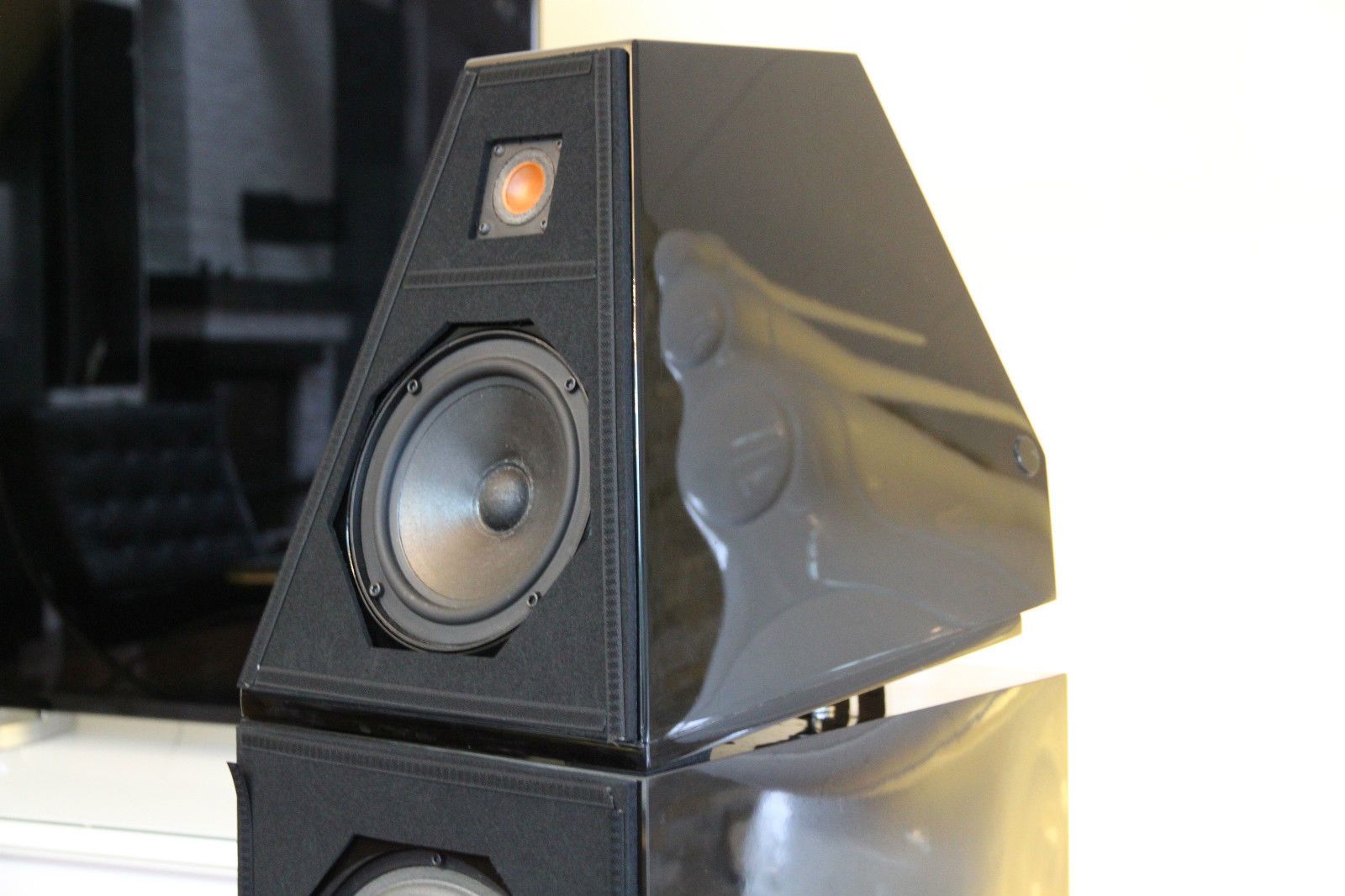 REFERENZ Wilson Audio WATT  PUPPY 3.2 WHOW III u. Apogee DAX in Parallelauktion