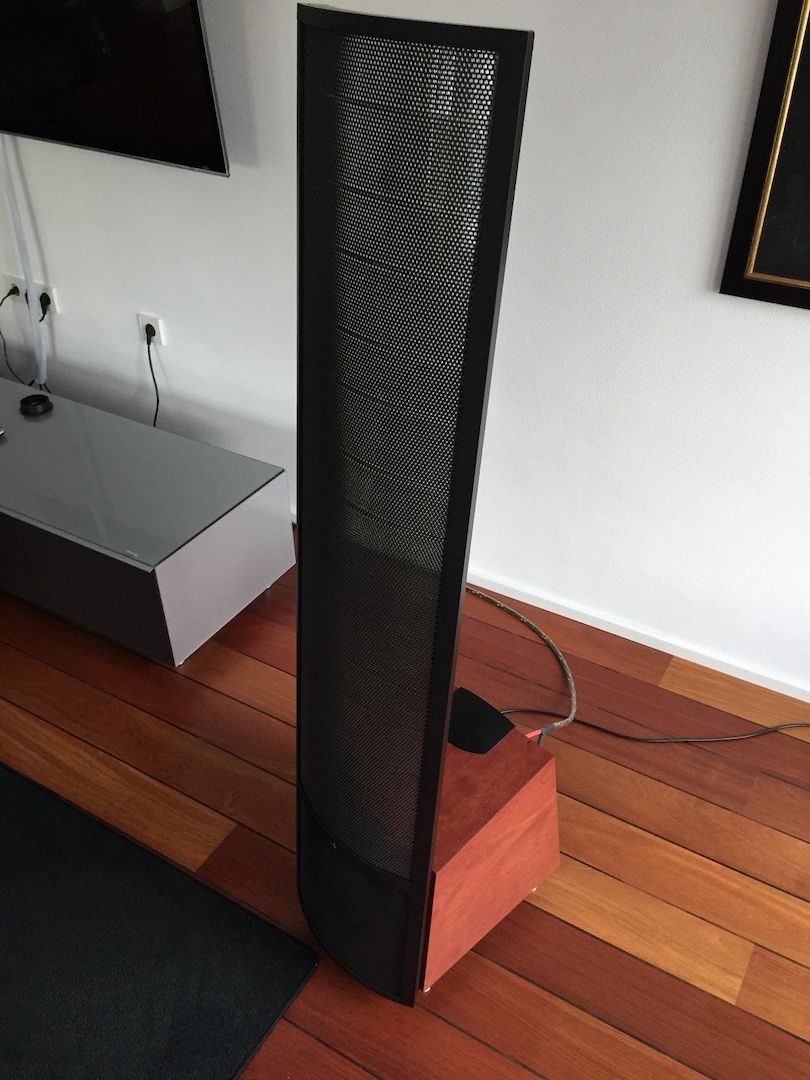 Martin Logan Spire wie neu, da selten benutzt.