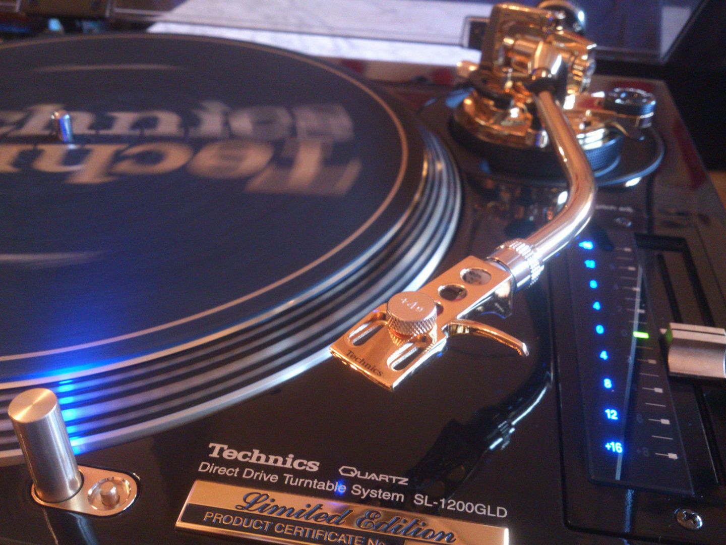 TURNTABLE TECHNICS M5G GOLD ¨¨24 k¨¨ New, Cover Perfect 100% !!!!! The Best