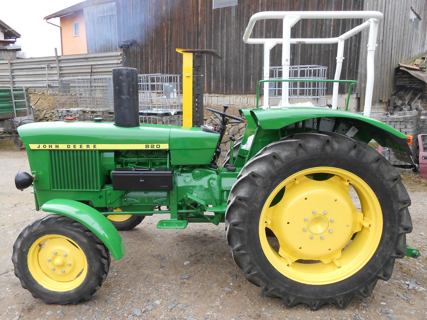 John Deere 820 Traktor Schlepper mit hydr. Mähbalken viele Neuteile TÜV NEU!