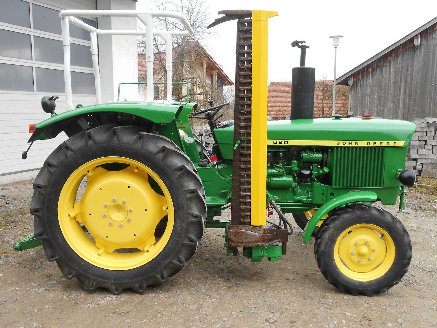 John Deere 820 Traktor Schlepper mit hydr. Mähbalken viele Neuteile TÜV NEU!