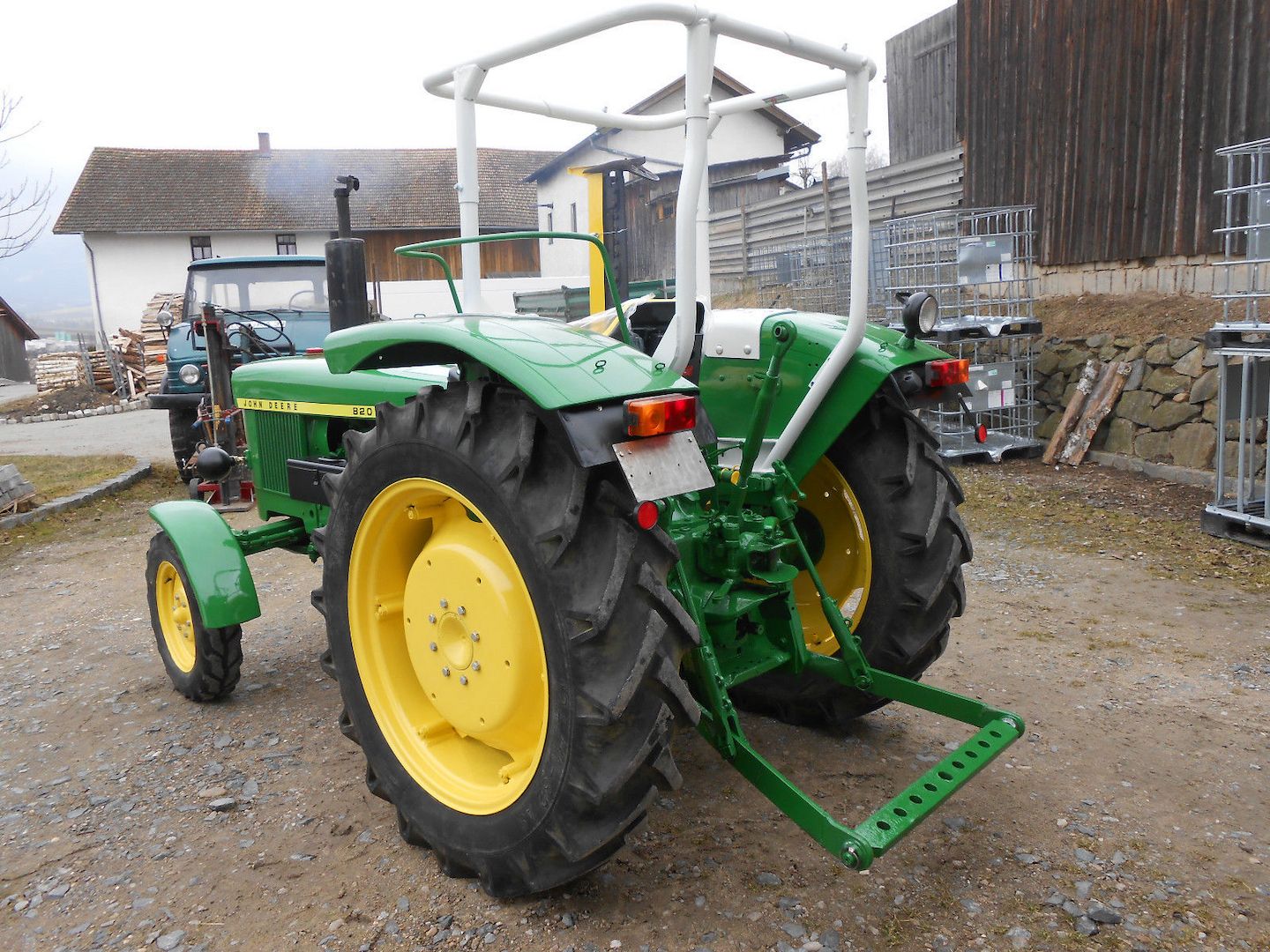 John Deere 820 Traktor Schlepper mit hydr. Mähbalken viele Neuteile TÜV NEU!