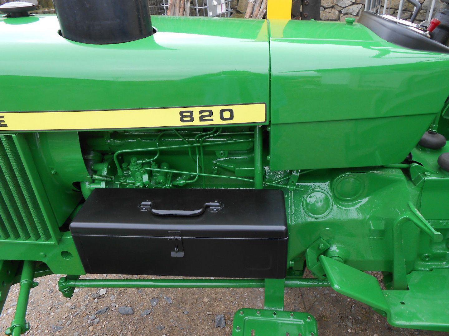 John Deere 820 Traktor Schlepper mit hydr. Mähbalken viele Neuteile TÜV NEU!